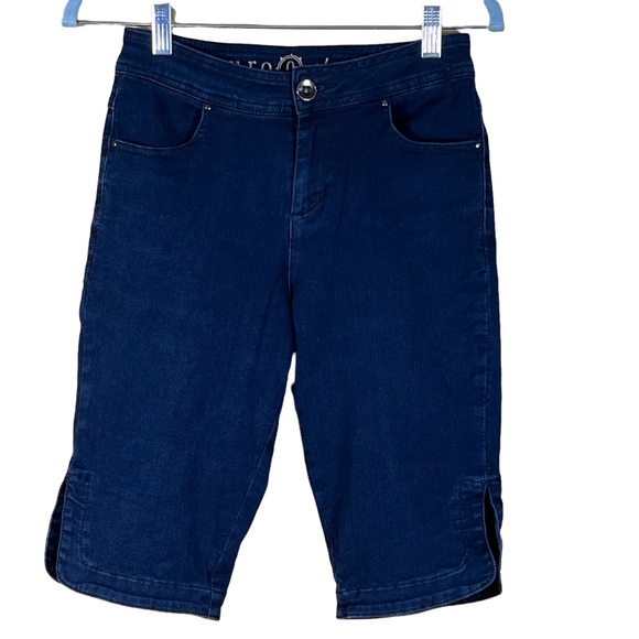 Euro Classic Dark Wash Bermuda Shorts With Lots of Stretch Size 0 Fits Size 2 - Picture 10 of 10